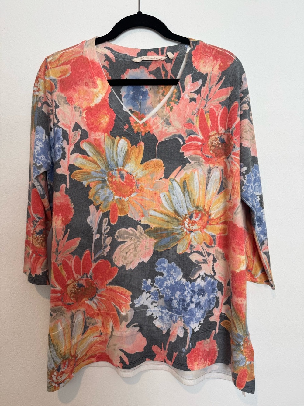 Soft Surroundings Floral Print 3/4 Sleeve V Neck Sweater Top